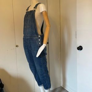Gap cropped denim overalls. Size Medium
